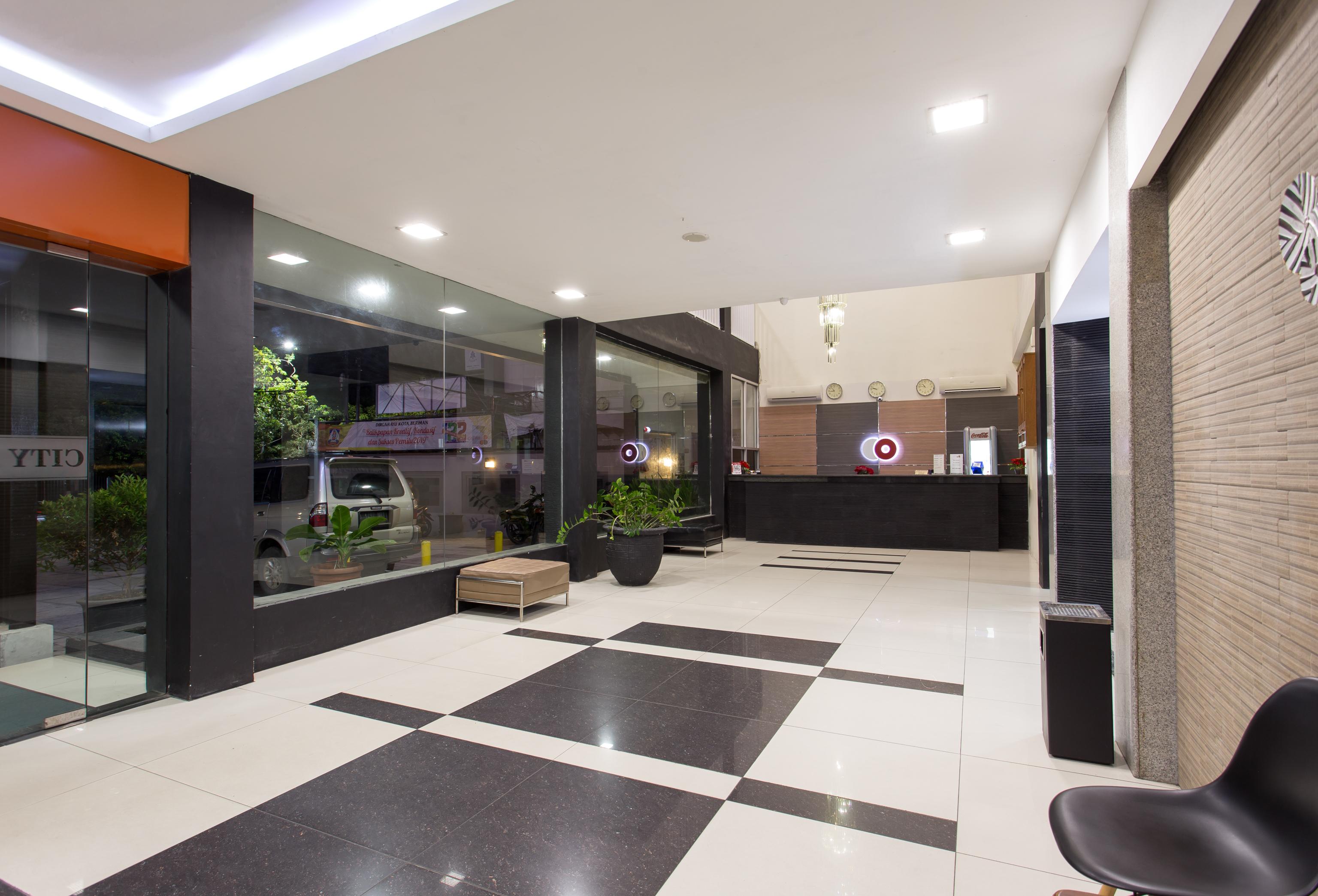 Capital O 769 City Hotel باليكبابان المظهر الخارجي الصورة