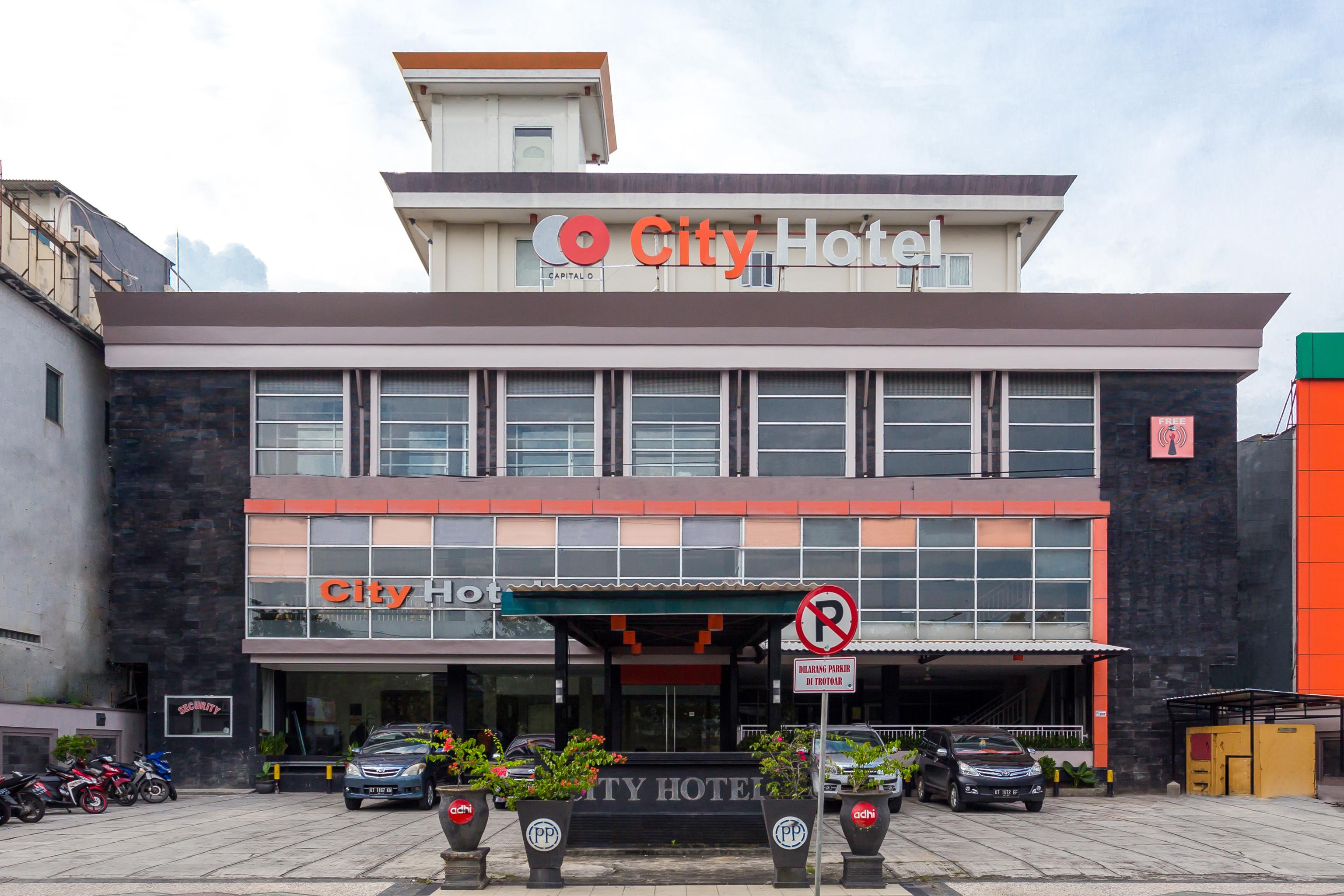 Capital O 769 City Hotel باليكبابان المظهر الخارجي الصورة