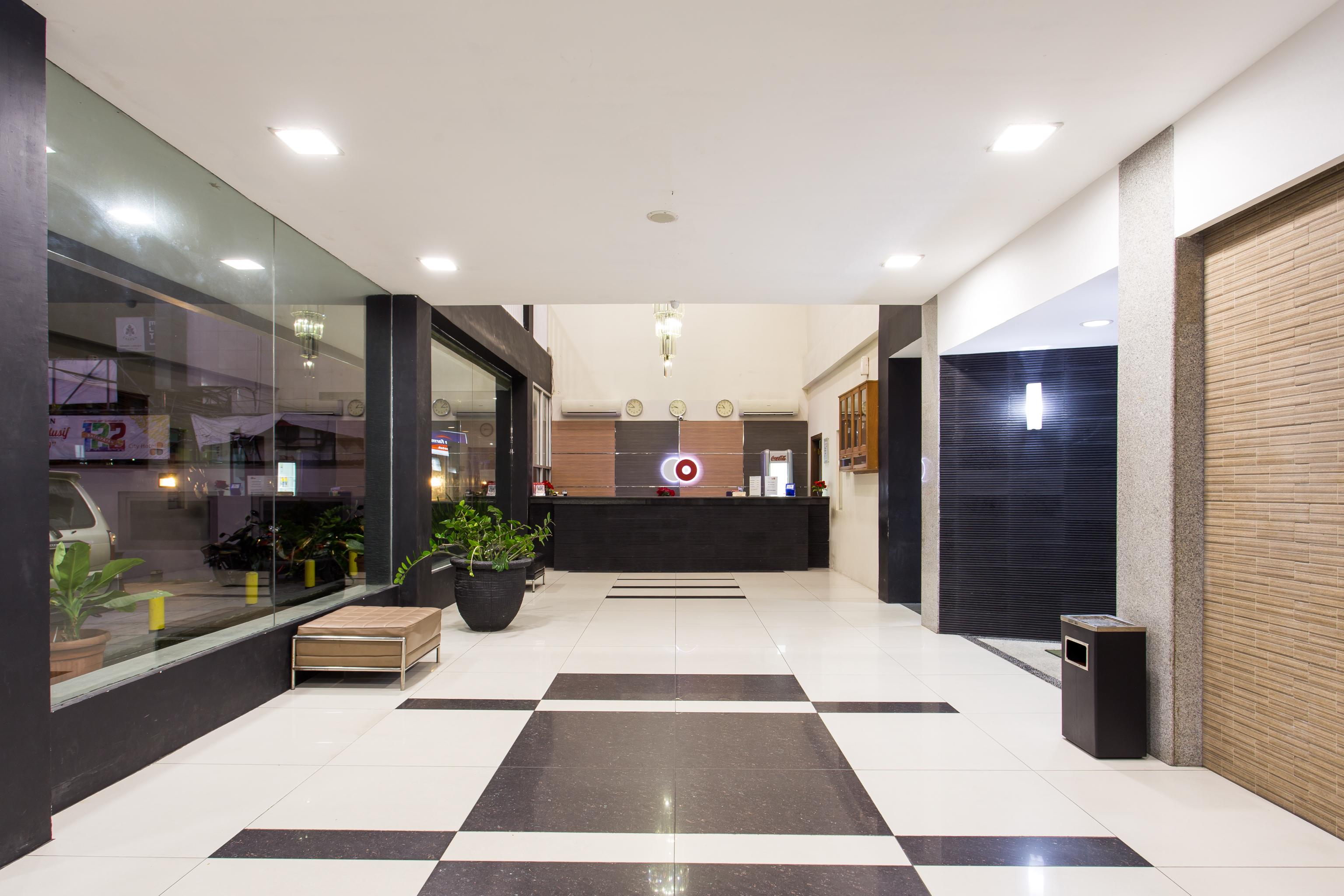 Capital O 769 City Hotel باليكبابان المظهر الخارجي الصورة