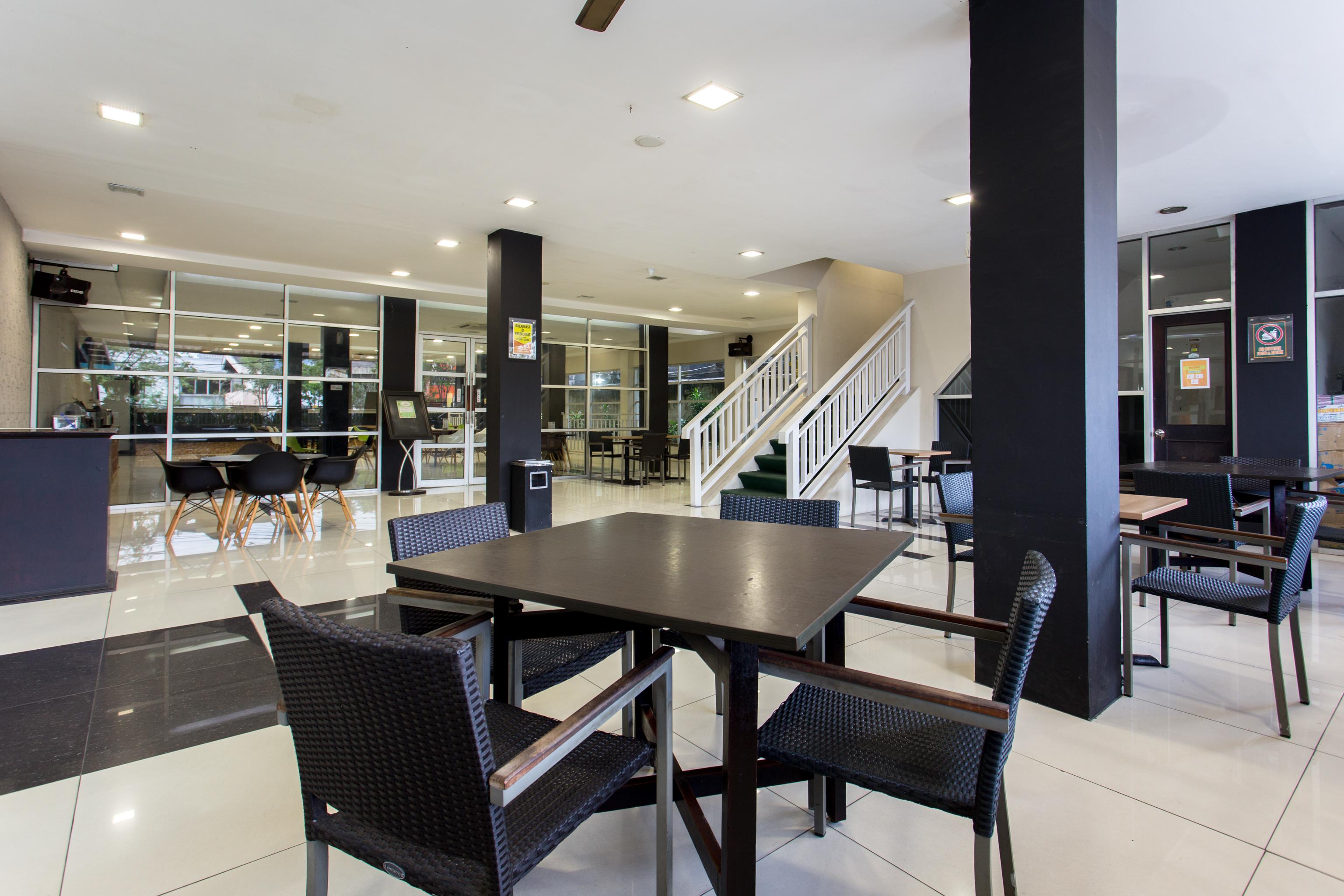 Capital O 769 City Hotel باليكبابان المظهر الخارجي الصورة
